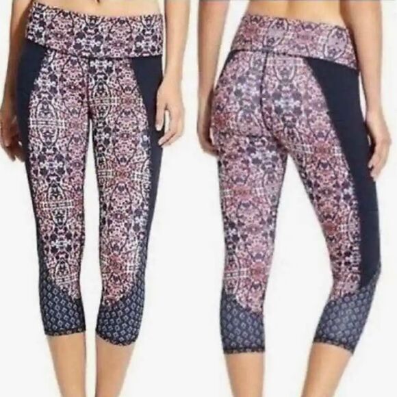 Athleta Salutation Chatarunga Colorblock Cropped Capri Legging Size M - Picture 9 of 9